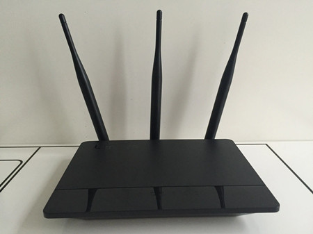 當(dāng)路由器出現(xiàn)光纖不達(dá)標(biāo)、掉線等情況時，可以這樣處理