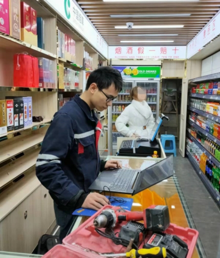 聯(lián)網(wǎng)防盜報警系統(tǒng)方案以高效、智能、便捷為特點，廣泛應(yīng)用于家庭、商鋪、工廠等各類場所，為您提供全方位的安全保障。